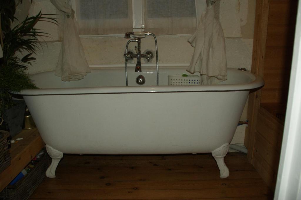 Chambres D'Hotes Villa Gael Angouleme Room photo